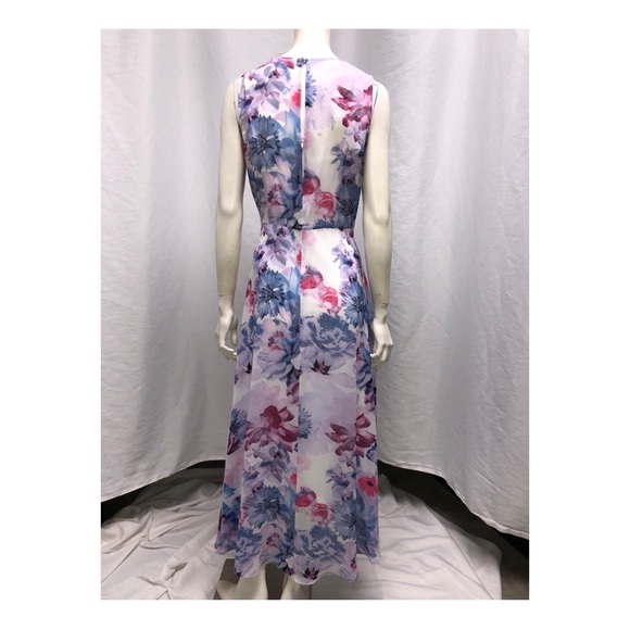 Calvin Klein - Picture 3 of 4